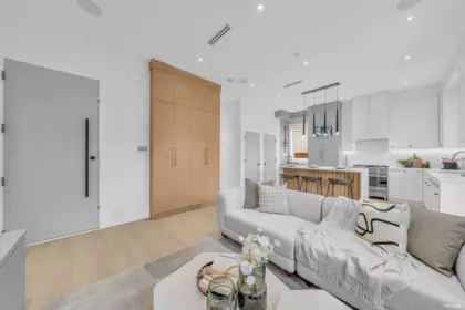 Kitchen Island Photo of 2 3627 E 45th Avenue, Vancouver, BC