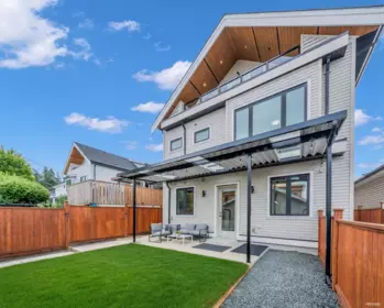Swimming Pool Photo of 2 3627 E 45th Avenue, Vancouver, BC