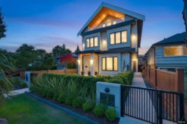 2 3627 E 45th Avenue, Vancouver, BC