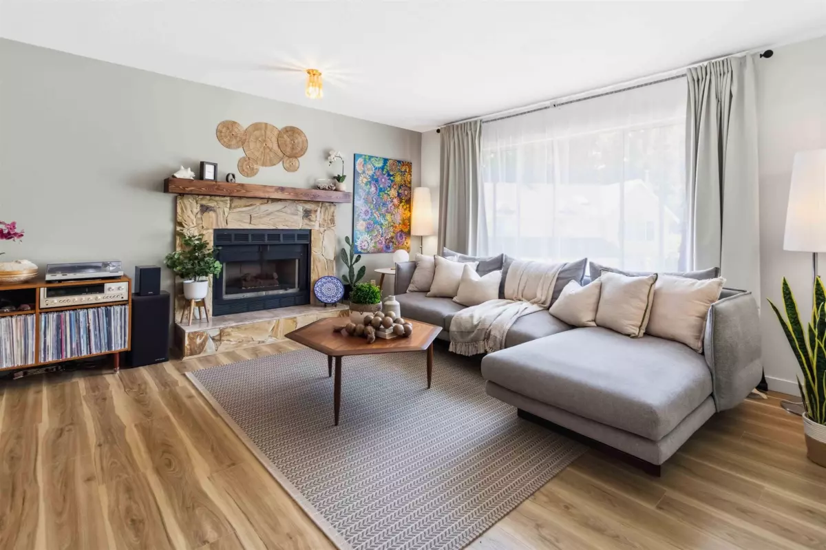 Family Room Photo of 9030 James Place, Delta, BC
