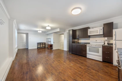 Hot Tub / Spa Photo of 17433 1 Avenue, Surrey, BC