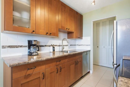 1005 4160 Sardis Street, Burnaby, BC, Burnaby — Apartment/Condo for sale