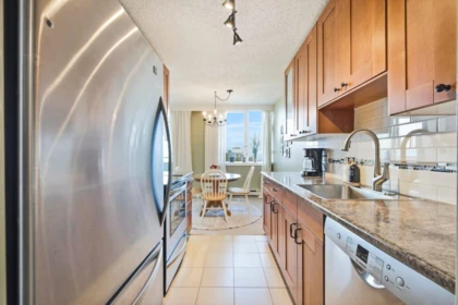 Kitchen Island Photo of 1005 4160 Sardis Street, Burnaby, BC