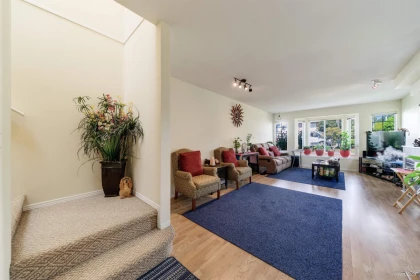215 W 18th Street, North Vancouver, BC, North Vancouver — Half Duplex for sale