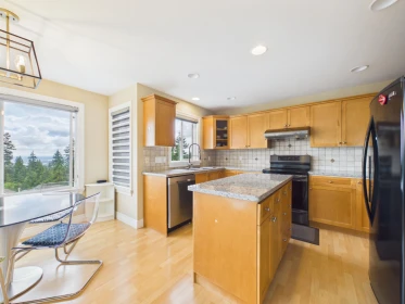 Primary Bedroom Photo of 3010 Maplewood Court, Coquitlam, BC