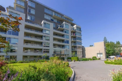 303 9298 University Crescent, Burnaby, BC, Burnaby — Apartment/Condo for sale