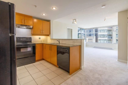 303 9298 University Crescent, Burnaby, BC, Burnaby — Apartment/Condo for sale