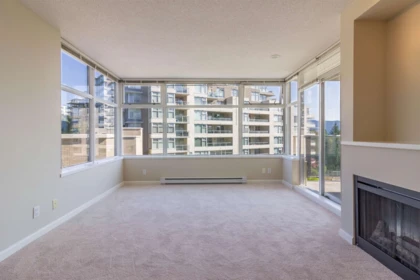 303 9298 University Crescent, Burnaby, BC, Burnaby — Apartment/Condo for sale