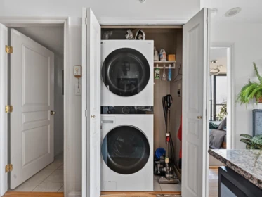 Mudroom Photo of 2004 1189 Howe Street, Vancouver, BC