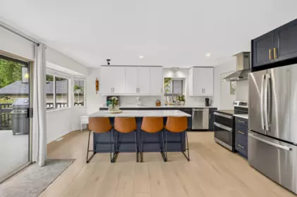 Kitchen Photo of 23555 108 Avenue, Maple Ridge, BC