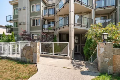 Outdoor Kitchen Photo of 301 210 Carnarvon Street, New Westminster, BC