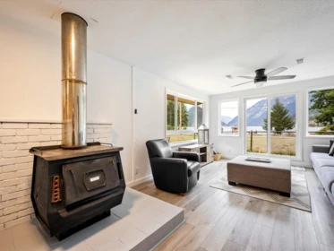 Kitchen Photo of 10008 Koocha Road, D'Arcy, BC