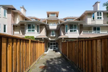 302 19721 64 Avenue, Langley, BC, Langley — Apartment/Condo for sale