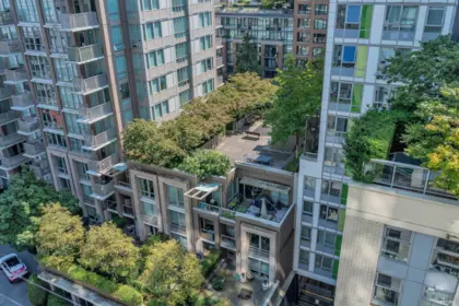 Hot Tub / Spa Photo of 1106 1082 Seymour Street, Vancouver, BC