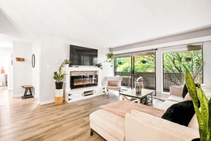 212 1955 Woodway Place, Burnaby, BC, Burnaby — Apartment/Condo for sale