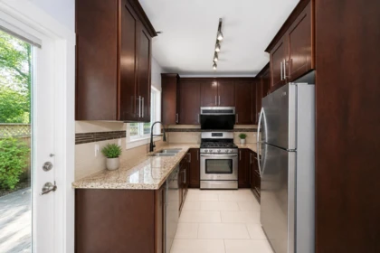 Kitchen Island Photo of 27 9699 Sills Avenue, Richmond, BC