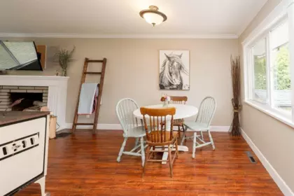 Kitchen Island Photo of 12290 252 Street, Maple Ridge, BC