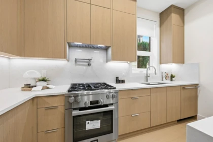 Guest Bathroom Photo of 1 3708 W 18th Avenue, Vancouver, BC