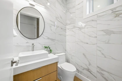 Powder Room Photo of 1 3708 W 18th Avenue, Vancouver, BC
