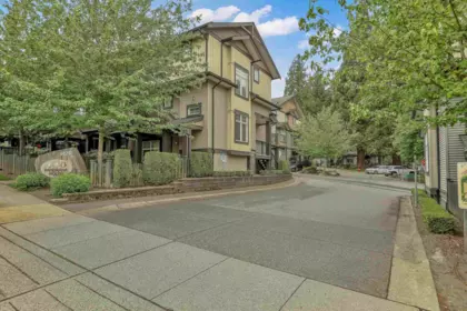 49 6123 138 Street, Surrey, BC, Surrey — Townhouse for sale