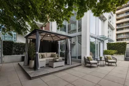 307 1351 Continental Street, Vancouver, BC, Vancouver — Apartment/Condo for sale