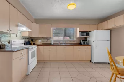 Breakfast Nook Photo of 14110 72a Avenue, Surrey, BC
