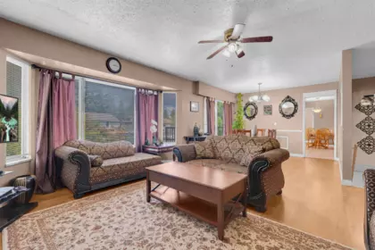 Family Room Photo of 14110 72a Avenue, Surrey, BC
