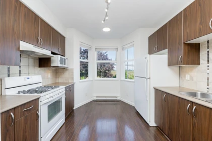 Kitchen Island Photo of 21 6099 Alder Street, Richmond, BC