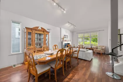 Kitchen Island Photo of 7530 146 Street, Surrey, BC