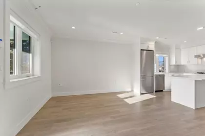 Kitchen Island Photo of 2227 W 16th Avenue, Vancouver, BC