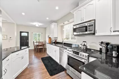 Breakfast Nook Photo of 3493 Oxford Street, Vancouver, BC