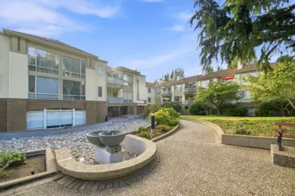 207 6742 Station Hill Court, Burnaby, BC, Burnaby — Apartment/Condo for sale