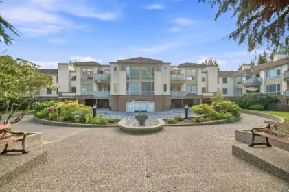 207 6742 Station Hill Court, Burnaby, BC, Burnaby — Apartment/Condo for sale