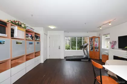 Kitchen Island Photo of 101 13958 108 Avenue, Surrey, BC