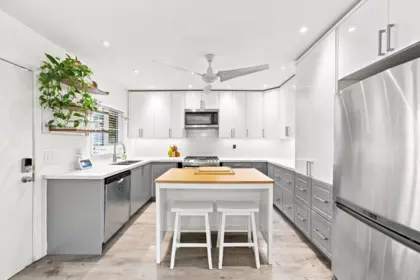 Kitchen Island Photo of 300 E 25th Street, North Vancouver, BC