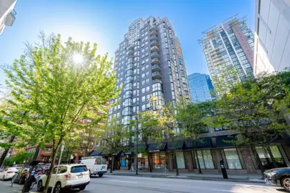Hot Tub / Spa Photo of 403 811 Helmcken Street, Vancouver, BC