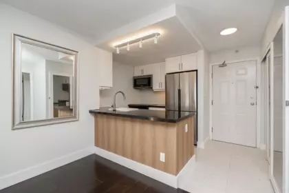 Kitchen Island Photo of 403 811 Helmcken Street, Vancouver, BC