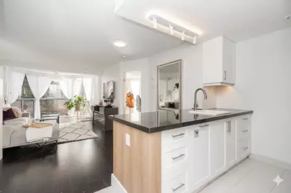 Living Room Photo of 403 811 Helmcken Street, Vancouver, BC