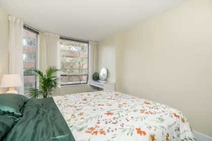 Office / Den Photo of 403 811 Helmcken Street, Vancouver, BC