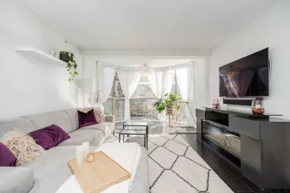 Primary Bedroom Photo of 403 811 Helmcken Street, Vancouver, BC