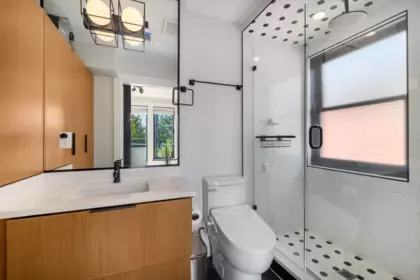 Hot Tub / Spa Photo of 3918 Carolina Street, Vancouver, BC
