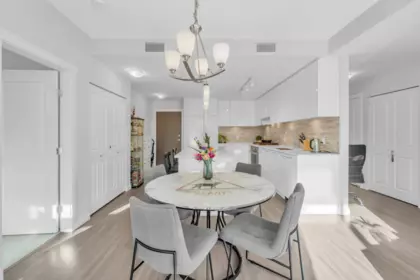 213 9551 Alexandra Road, Richmond, BC, Richmond — Apartment/Condo for sale