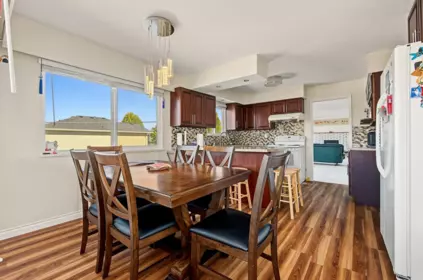 Kitchen Photo of 1090 E 35th Avenue, Vancouver, BC