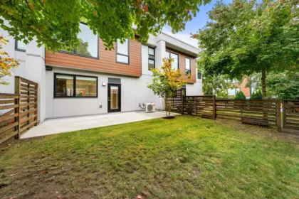 Garden / Landscaping Photo of 44 3597 Malsum Drive, North Vancouver, BC