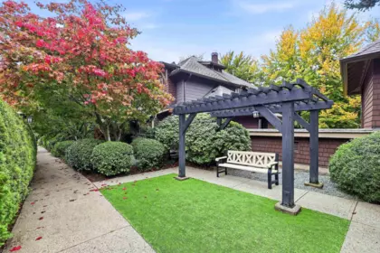 Garden / Landscaping Photo of 246 600 Park Crescent, New Westminster, BC
