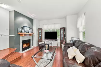 Kitchen Island Photo of 246 600 Park Crescent, New Westminster, BC