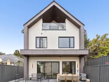 2 1986 E 8th Avenue, Vancouver, BC, Vancouver — Half Duplex for sale