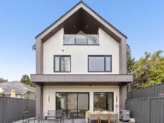 2 1986 E 8th Avenue, Vancouver, BC