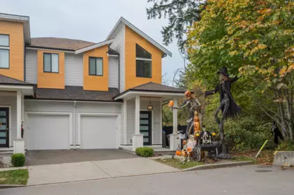 16150 87 Avenue, Surrey, BC, Surrey — Half Duplex for sale