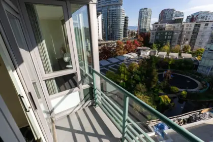 901 1067 Marinaside Crescent, Vancouver, BC, Vancouver — Apartment/Condo for sale